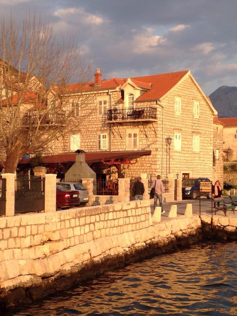 Lady Of The Rocks Apartments Πέραστ Εξωτερικό φωτογραφία