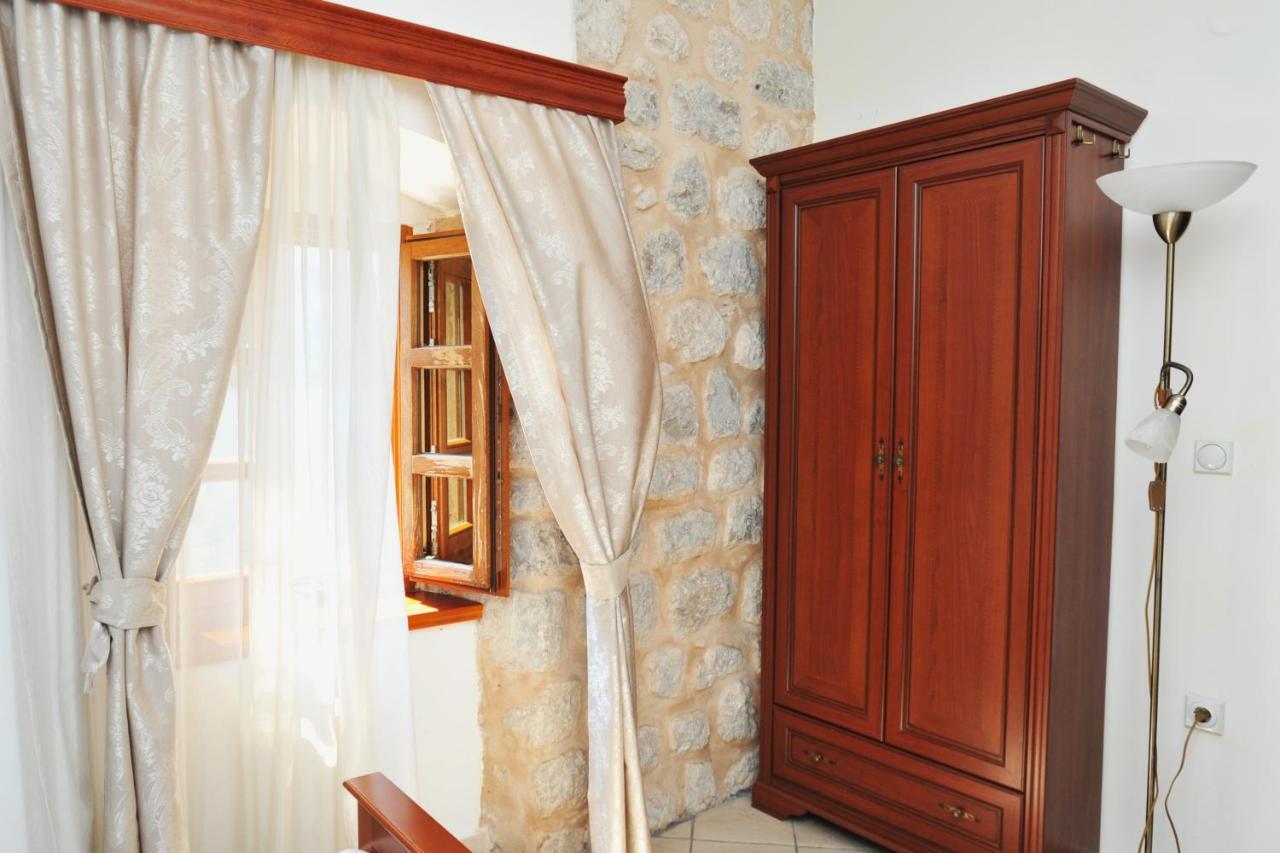 Lady Of The Rocks Apartments Πέραστ Εξωτερικό φωτογραφία