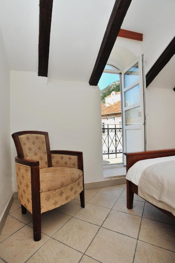 Lady Of The Rocks Apartments Πέραστ Εξωτερικό φωτογραφία